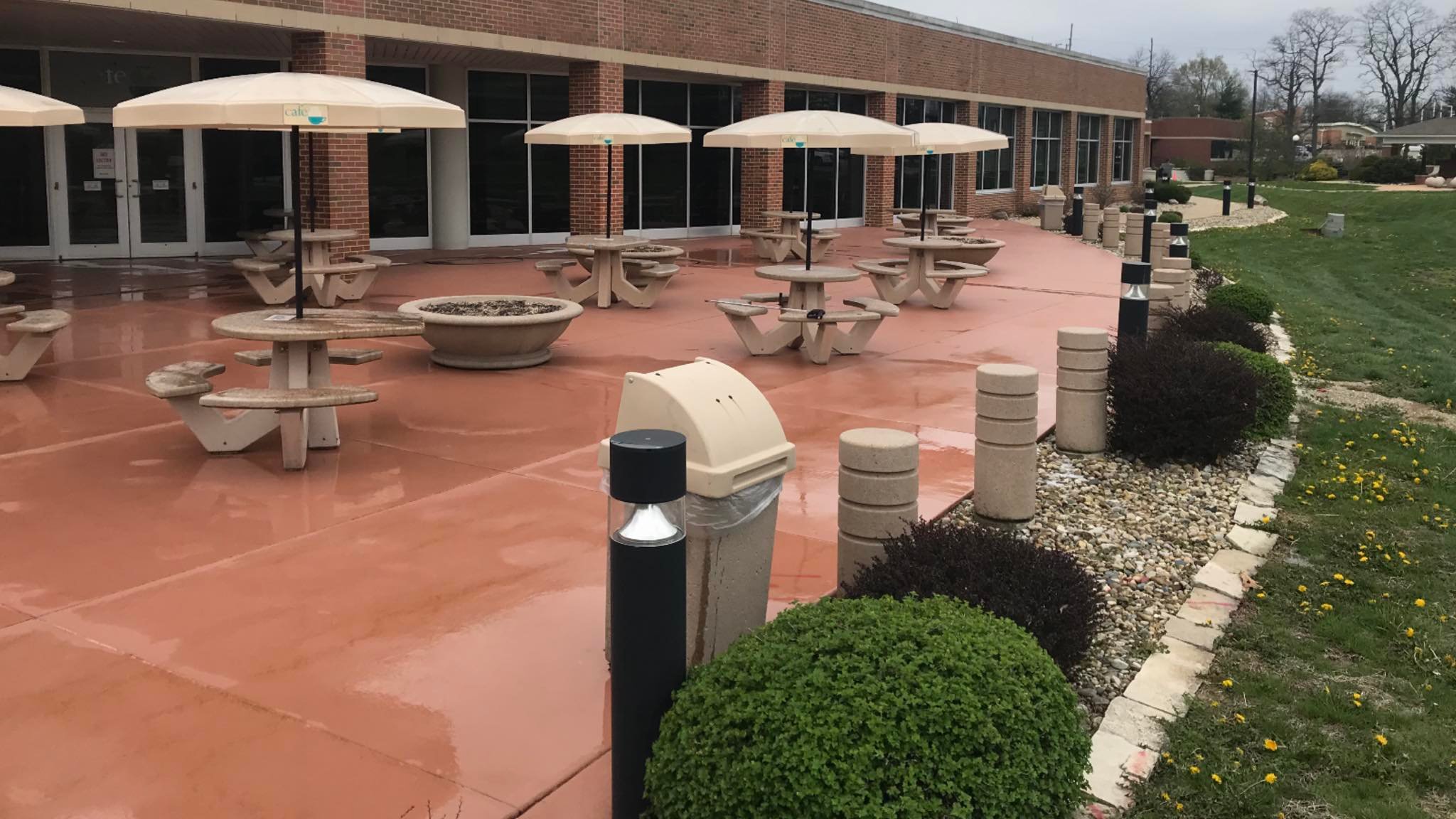 Outside patio Cleaning - DMH Hospital - Decatur, IL Thumbnail